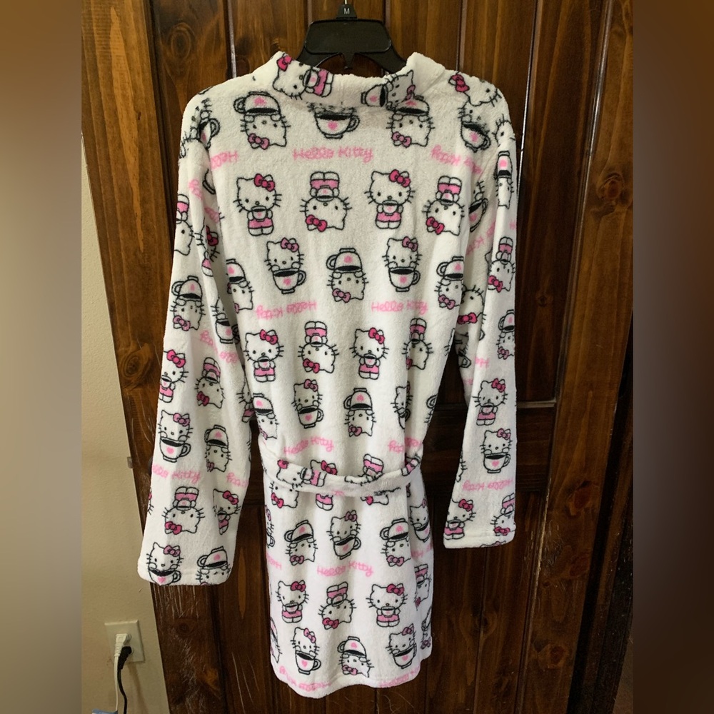 NWT Hello Kitty Robe 1X - Picture 6 of 6
